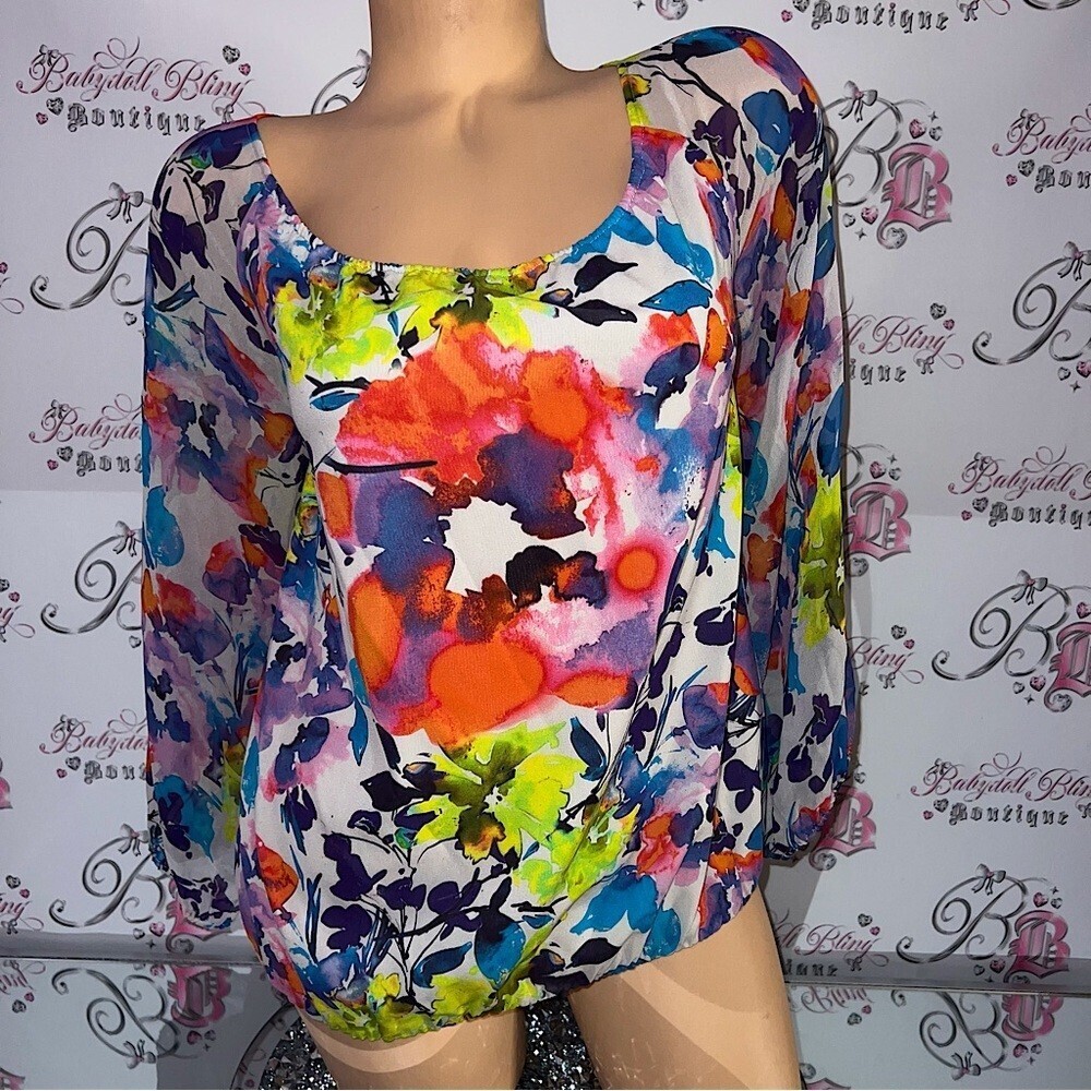 Alice + Olivia blouse 96% silk floral off shoulder bubble cuff stunning top ✨